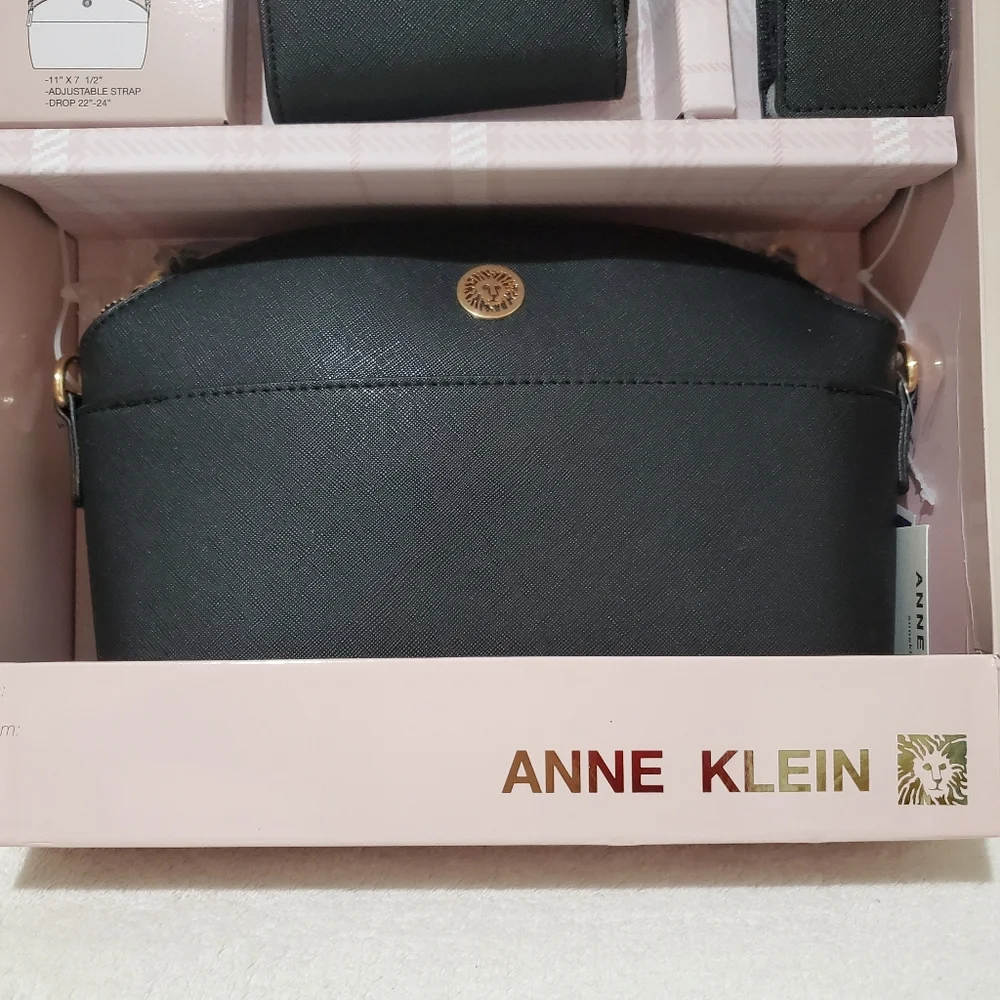 Anne Klein Gift Set Top Zip Crossbody, Curved Zip Wallet, Hand Sanitizer… - Picture 2 of 7